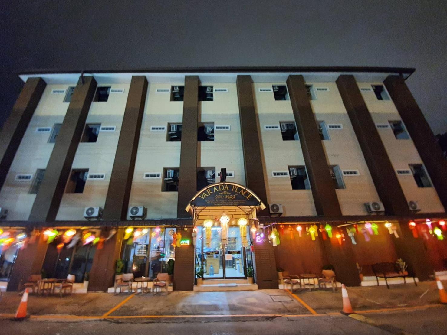 Varada Place Чиангмай Екстериор снимка